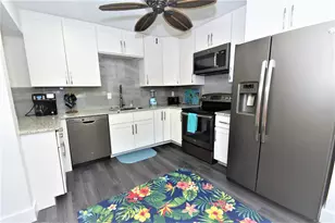 1647 Brookhouse Ct, Sarasota, FL 34231 - Photo 4