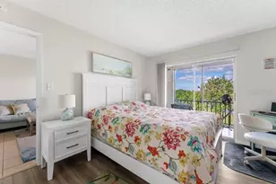 3915 Lake Bayshore Dr, Bradenton, FL 34205 - Photo 8