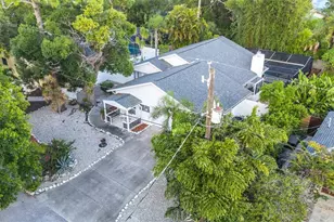 4620 Guava Ct, Sarasota, FL 34234 - Photo 2