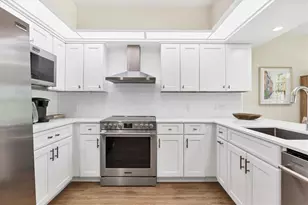 7768 Fairway Woods Dr, Sarasota, FL 34238 - Photo 18