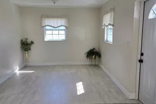 1215 6th St W, Bradenton, FL 34205 - Photo 2