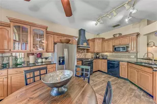 920 Springwood Cir, Bradenton, FL 34212 - Photo 18