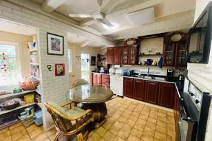 550 46th St, Sarasota, FL 34234 - Photo 10