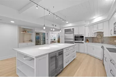 1260 Dolphin Bay Way #301, Sarasota, FL 34242 - Photo 8