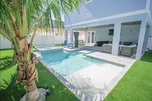 2305 Avenue C, Bradenton Beach, FL 34217 - Photo 2