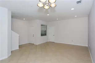 7930 Moonstone Dr, Sarasota, FL 34233 - Photo 6