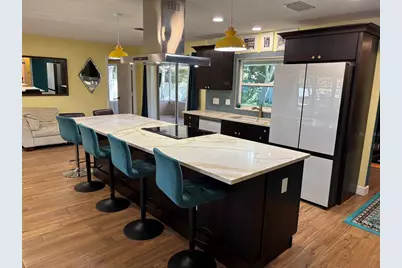 2866 E Rainbow Circle, Sarasota, FL 34231 - Photo 8