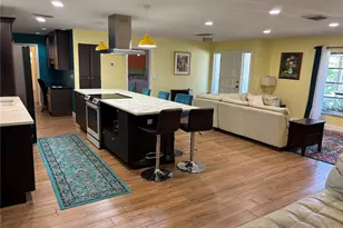 2866 E Rainbow Cir, Sarasota, FL 34231 - Photo 10