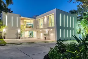 251 Cedar Park Cir, Sarasota, FL 34242 - Photo 8