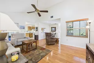 3225 Golden Eagle Ln, Sarasota, FL 34231 - Photo 14