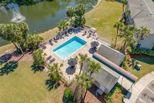 8106 45th Ct E, Sarasota, FL 34243 - Photo 8