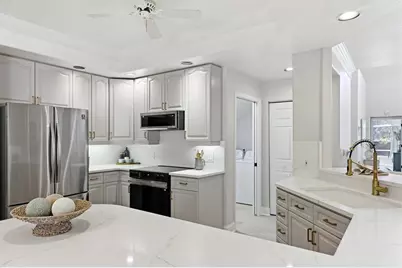 1703 Starling Drive #1703, Sarasota, FL 34231 - Photo 4