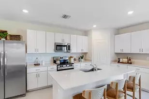 3813 Ambersweet Xing, Parrish, FL 34219 - Photo 4