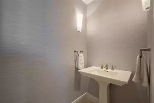 2050 Benjamin Franklin Dr, Sarasota, FL 34236 - Photo 12