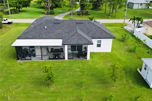 528 Jacaranda Pkwy E, Cape Coral, FL 33909 - Photo 4