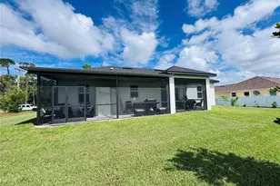 528 Jacaranda Pkwy E, Cape Coral, FL 33909 - Photo 44