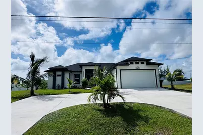 528 Jacaranda Parkway E, Cape Coral, FL 33909 - Photo 10