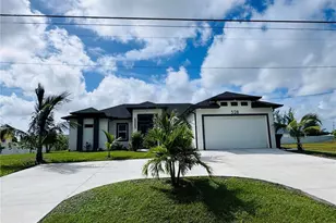 528 Jacaranda Pkwy E, Cape Coral, FL 33909 - Photo 10