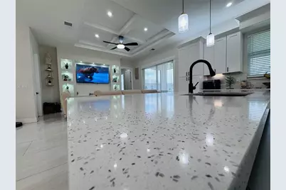 528 Jacaranda Parkway E, Cape Coral, FL 33909 - Photo 16