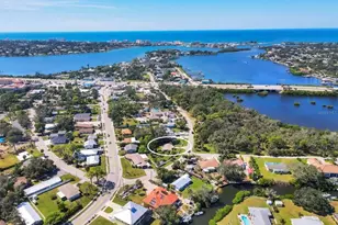 300 Pocono Trail E, Nokomis, FL 34275 - Photo 4