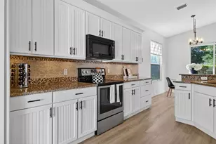 8466 Idlewood Ct, Lakewood Ranch, FL 34202 - Photo 12