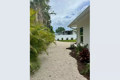 1625 Idle Lane, Sarasota, FL 34231 - Photo 26