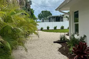 1625 Idle Ln, Sarasota, FL 34231 - Photo 26