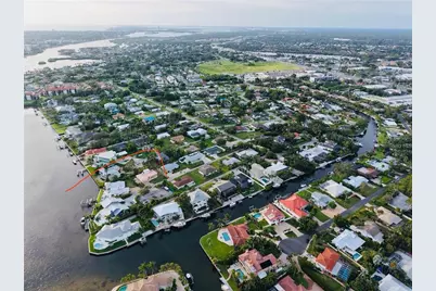 1625 Idle Lane, Sarasota, FL 34231 - Photo 34