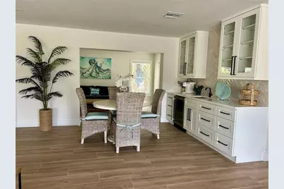 1625 Idle Lane, Sarasota, FL 34231 - Photo 2