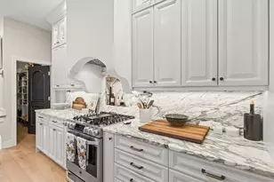 1724 Cherry Ln, Sarasota, FL 34236 - Photo 14