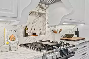 1724 Cherry Ln, Sarasota, FL 34236 - Photo 16