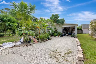 3278 56th Avenue N, Saint Petersburg, FL 33714 - Photo 2