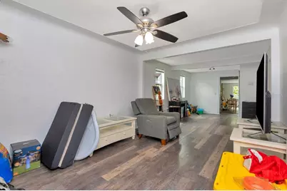 3278 56th Avenue N, Saint Petersburg, FL 33714 - Photo 6