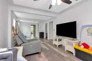 3278 56th Ave N, Saint Petersburg, FL 33714 - Photo 8