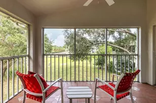 7234 Eleanor Cir, Sarasota, FL 34243 - Photo 2