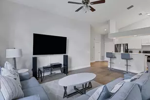 7234 Eleanor Cir, Sarasota, FL 34243 - Photo 6