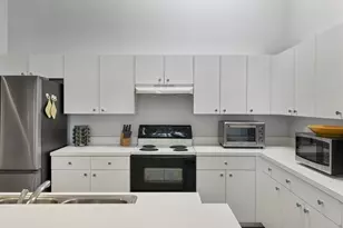 7234 Eleanor Cir, Sarasota, FL 34243 - Photo 14