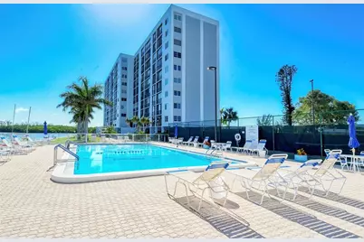 9393 Midnight Pass Road #P4, Sarasota, FL 34242 - Photo 34