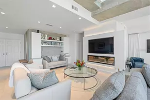 800 N Tamiami Trail, Sarasota, FL 34236 - Photo 8