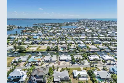 523 69th Street, Holmes Beach, FL 34217 - Photo 48