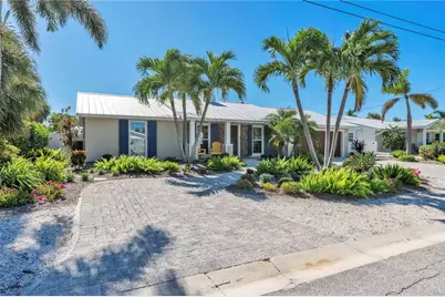 523 69th Street, Holmes Beach, FL 34217 - Photo 4