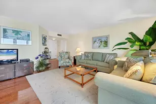 800 Benjamin Franklin Dr, Sarasota, FL 34236 - Photo 6