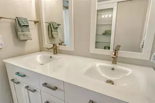 1601 Bayhouse Point Dr, Sarasota, FL 34231 - Photo 22