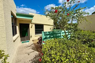 621 Spring Lakes Blvd, Bradenton, FL 34210 - Photo 4