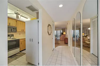 2220 Stickney Point Road #524, Sarasota, FL 34231 - Photo 4