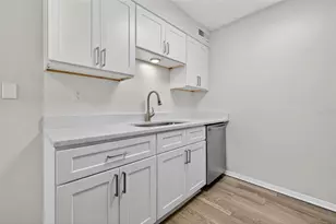 612 Bass Ct, Dunedin, FL 34698 - Photo 8