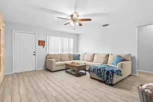 5004 3rd Ave W, Palmetto, FL 34221 - Photo 4