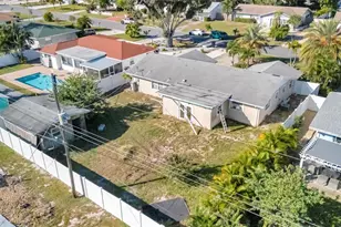 407 61st St NW, Bradenton, FL 34209 - Photo 10