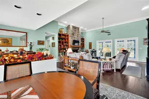 4719 E Trails Dr, Sarasota, FL 34232 - Photo 22