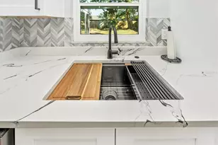 7273 61st Ave N, Saint Petersburg, FL 33709 - Photo 8